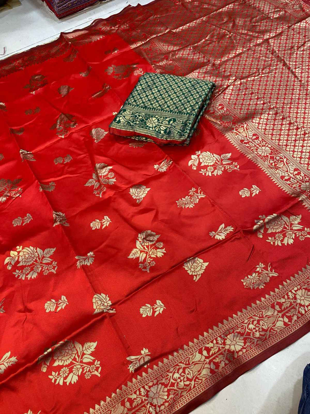 Sindoori Rang Soft Silk Jacquard Saree
