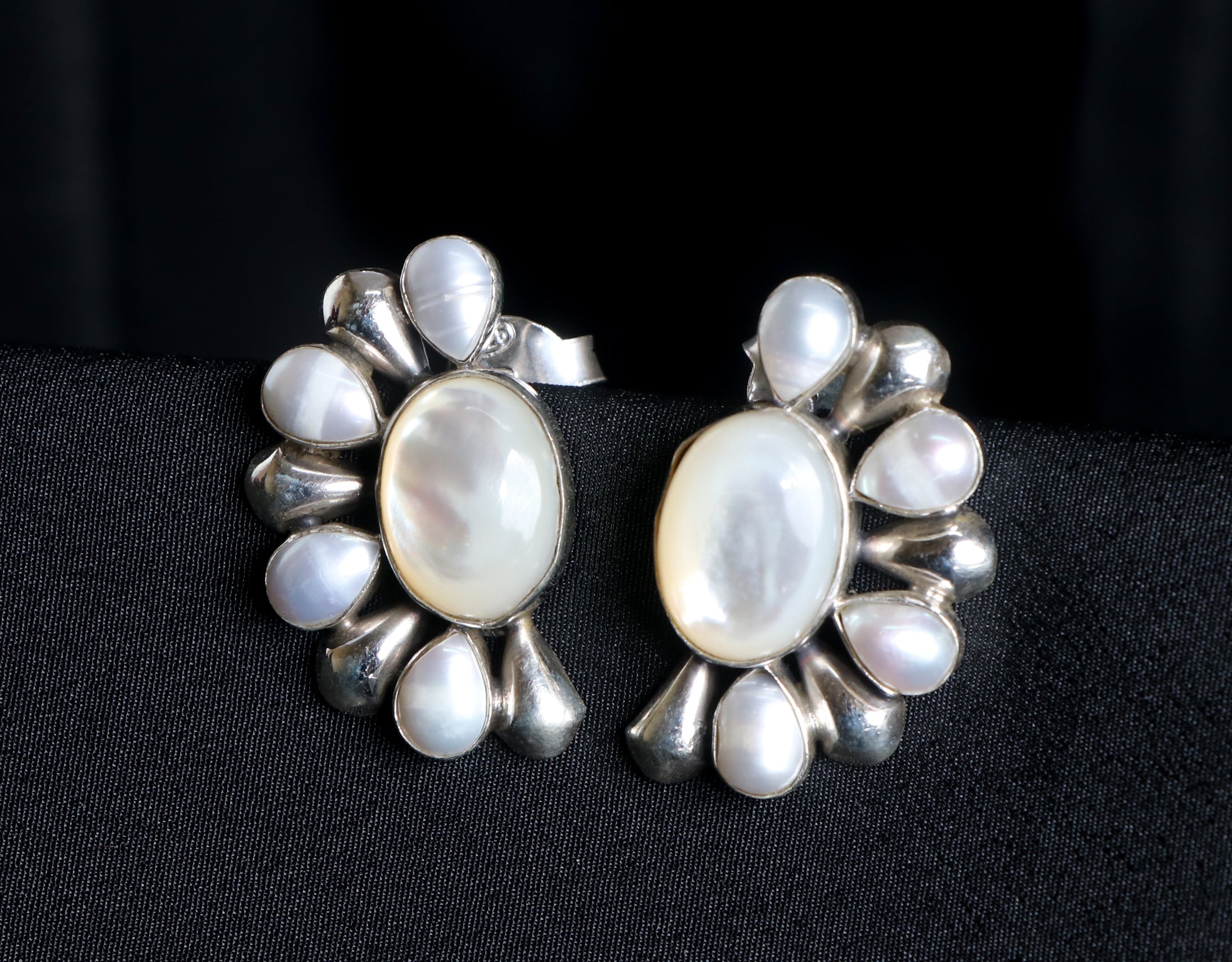 Semicircular Pearl Earrings