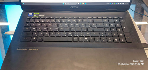 MSI Laptop Titan 18 HX AI (A2XWJG-042)